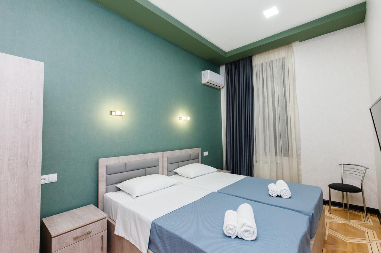 Garden Side Tbilisi Hotel ภายนอก รูปภาพ
