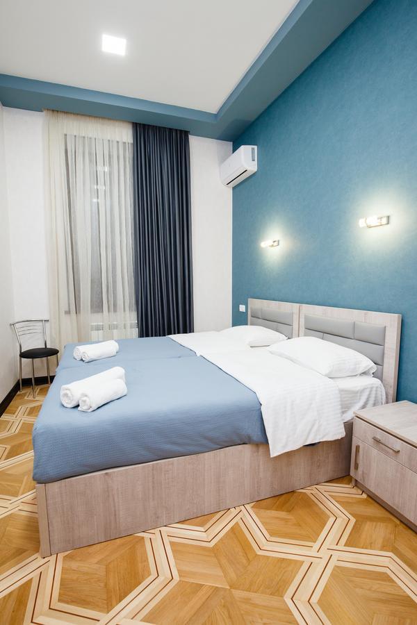 Garden Side Tbilisi Hotel ภายนอก รูปภาพ