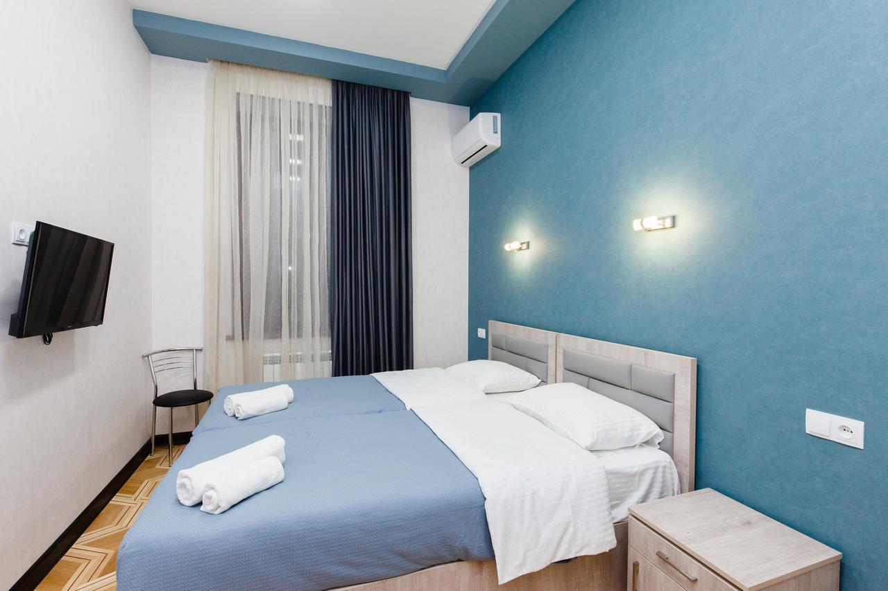 Garden Side Tbilisi Hotel ภายนอก รูปภาพ