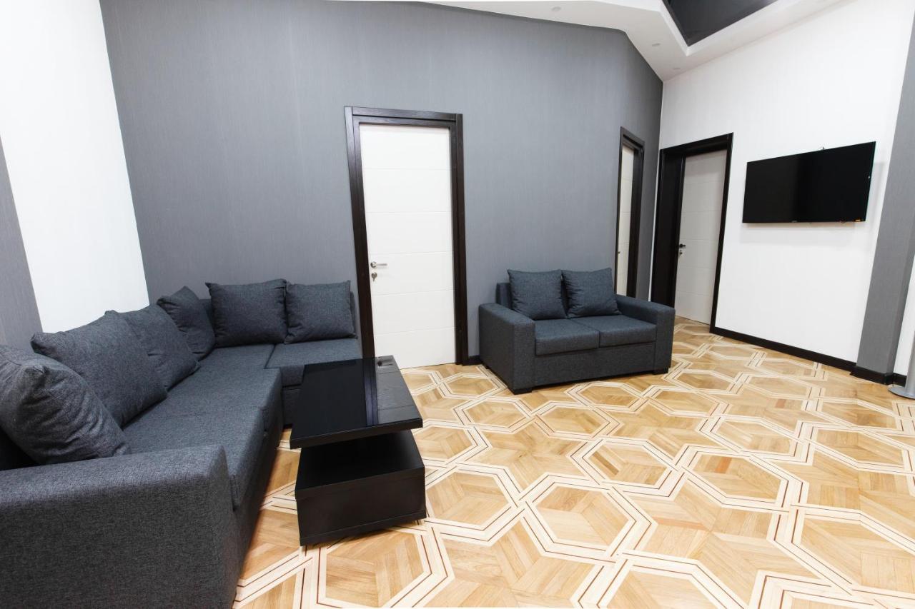 Garden Side Tbilisi Hotel ภายนอก รูปภาพ
